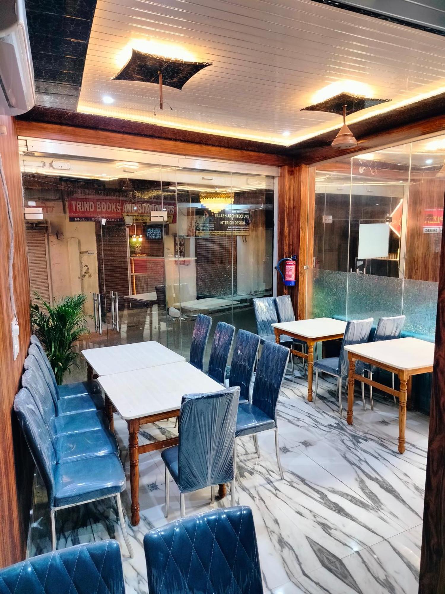Hotel Vinayak Plaza Варанаси Екстериор снимка