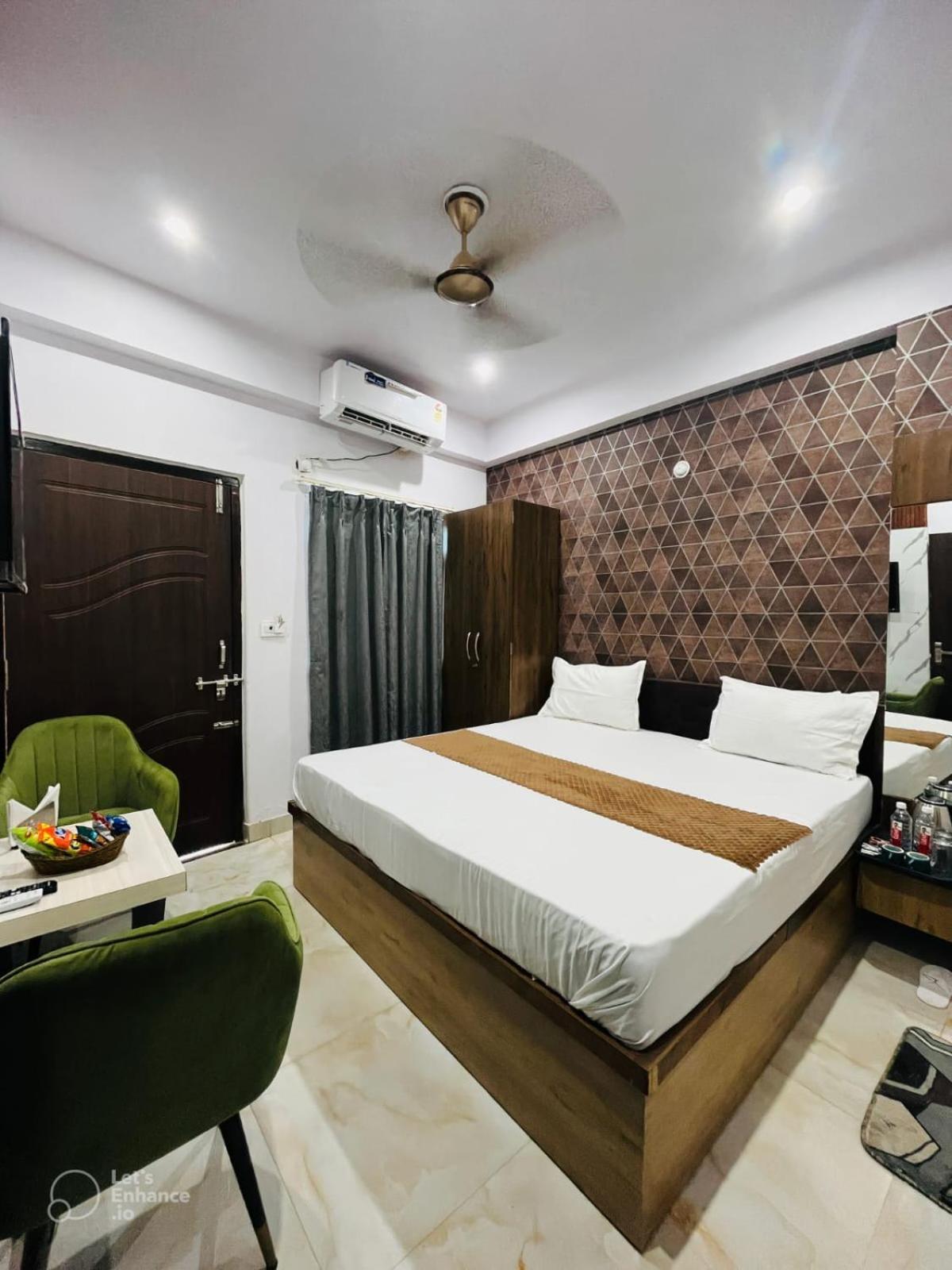 Hotel Vinayak Plaza Варанаси Екстериор снимка