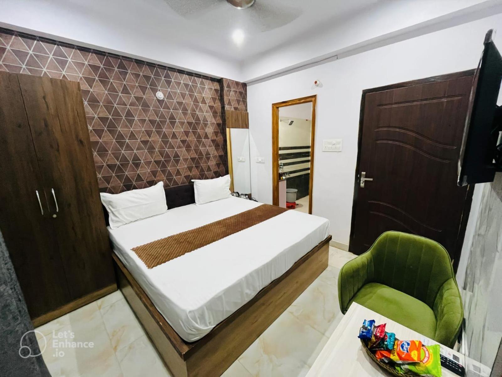 Hotel Vinayak Plaza Варанаси Екстериор снимка